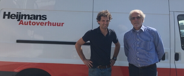 Hans Heijmans en zijn zoon bij Heijmans Autoverhuur in Nijmegen
