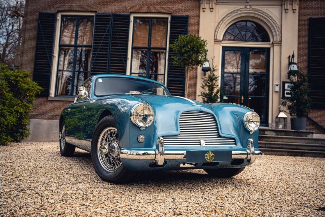 Aston Martin DB 2/4 Mk1 uit 1954
